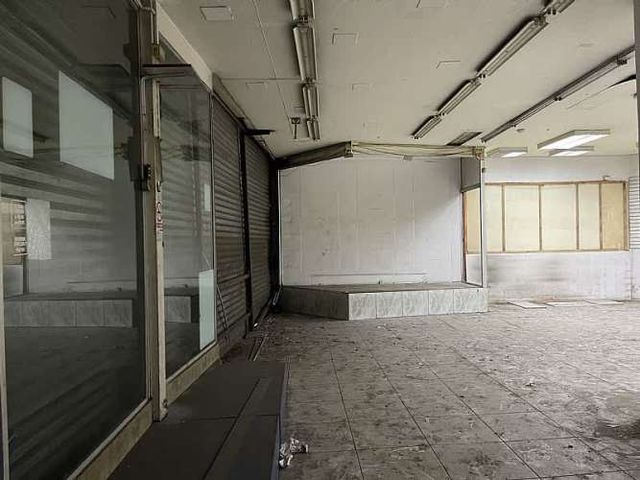 Local SE ARRIENDA LOCAL COMERCIAL EN CALLE ESMERALDA (CÓD. 362)