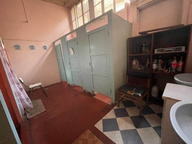 Local SE VENDE LOCAL COMERCIAL CON ALTILLO + HOSTAL (CÓD. 66)