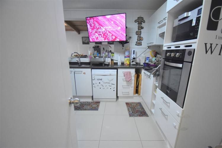 CASA Av. La Laguna/ Codominio Las Rocas