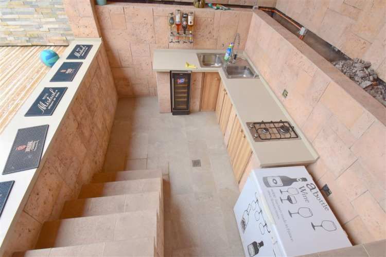 CASA Av. La Laguna/ Codominio Las Rocas