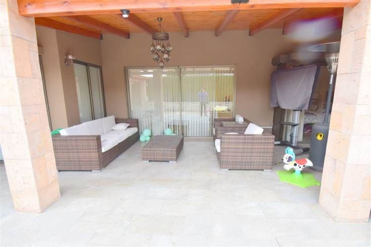 CASA Av. La Laguna/ Codominio Las Rocas