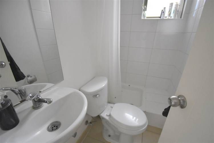 CASA Av. La Laguna/ Codominio Las Rocas