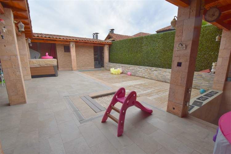 CASA Av. La Laguna/ Codominio Las Rocas