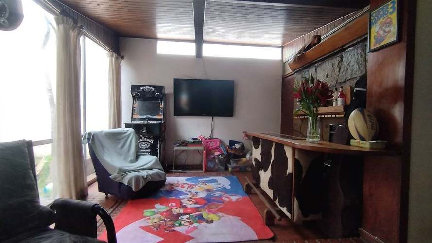 CASA Hospital FACH, Av. Las Condes, Chesterton