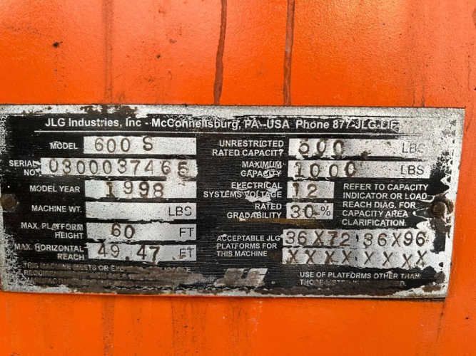 Elevador telescópico JLG600