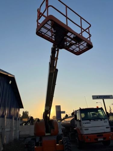 Elevador telescópico JLG600