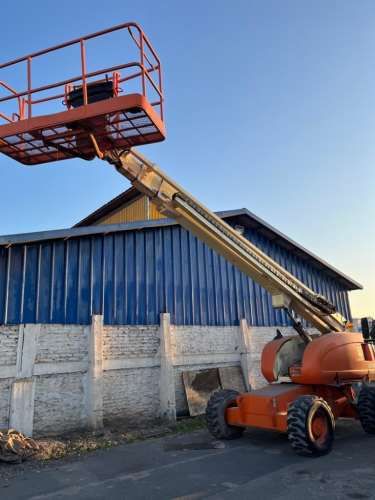 Elevador telescópico JLG600