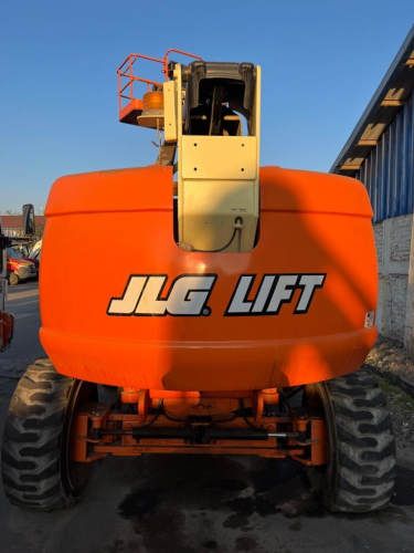 Elevador telescópico JLG600