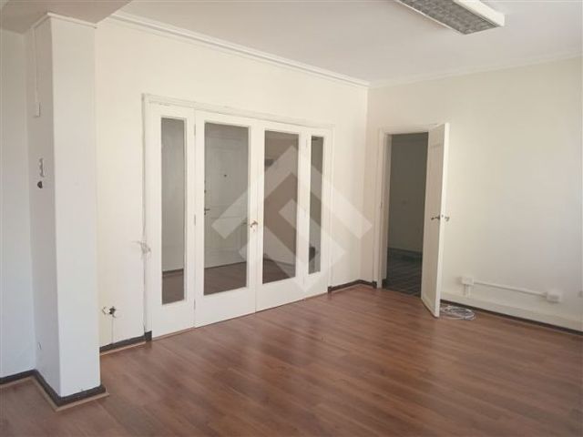 OFICINA Metro Universidad de Chile