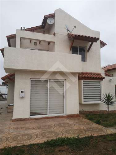 CASA Conjunto Habitacional Mirador del Rosario