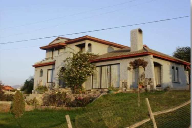 CASA Entre calles lago riñihue y lago chungará