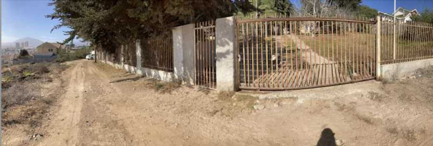 CASA Entre calles lago riñihue y lago chungará