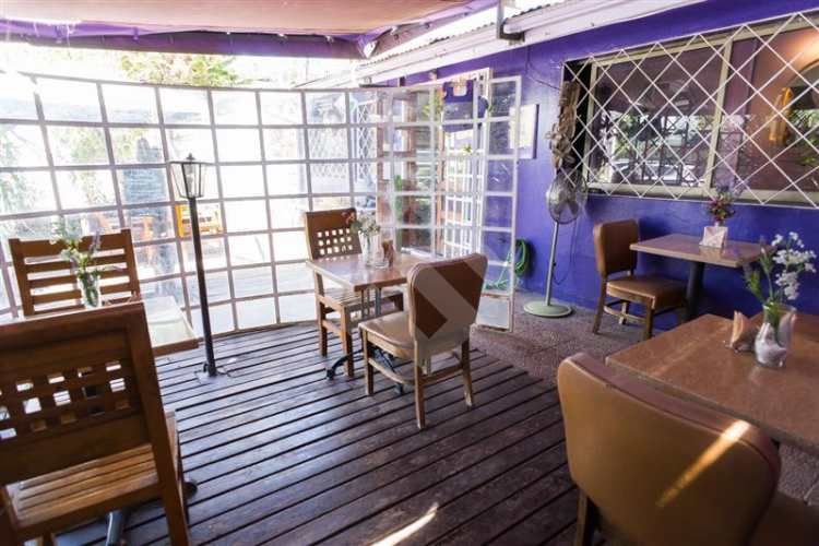 LOCAL COMERCIAL Las Americas con Comercio