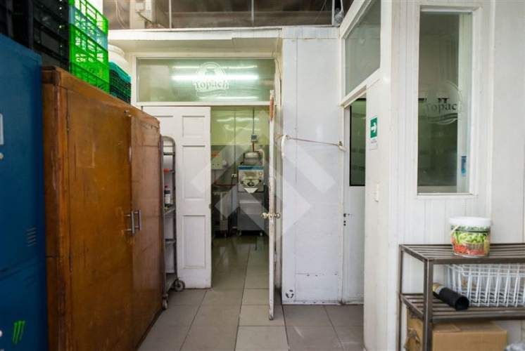 LOCAL COMERCIAL Las Americas con Comercio