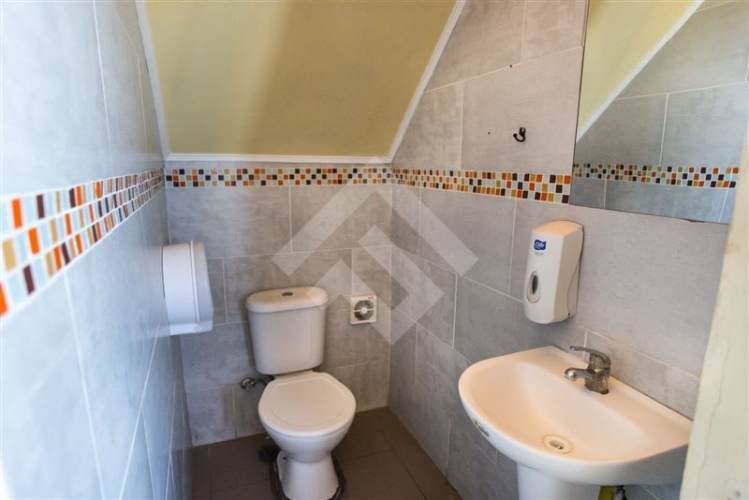 LOCAL COMERCIAL Las Americas con Comercio