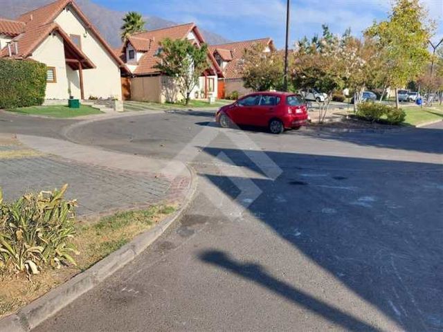 CASA Quebrada de Macul / Consistorial