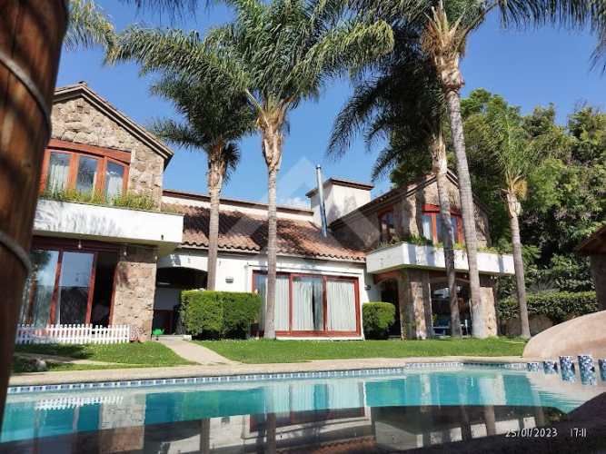 CASA Larraín, Los Maitenes