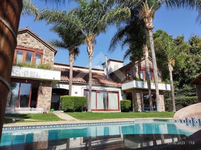 CASA Larraín, Los Maitenes