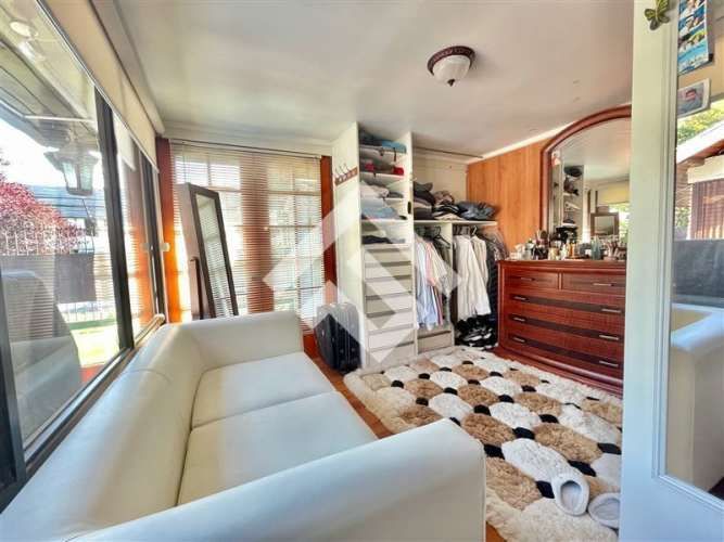 CASA Hernando De Aguirre / Plaza Urugay