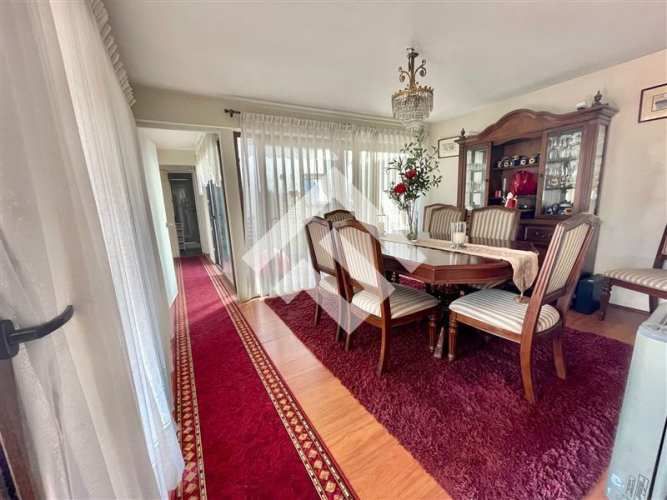 CASA Hernando De Aguirre / Plaza Urugay