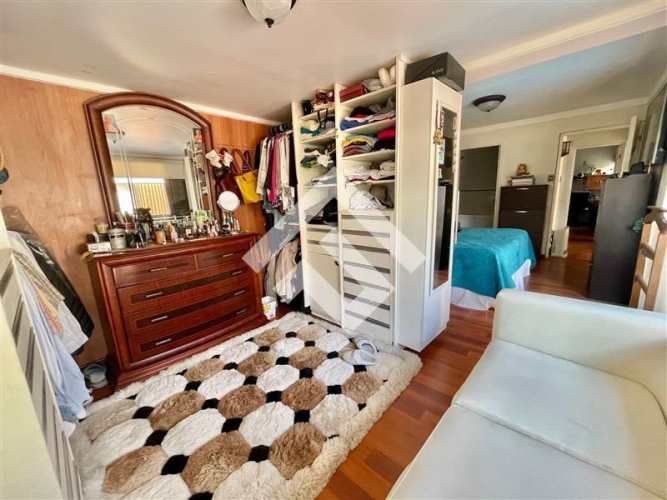 CASA Hernando De Aguirre / Plaza Urugay