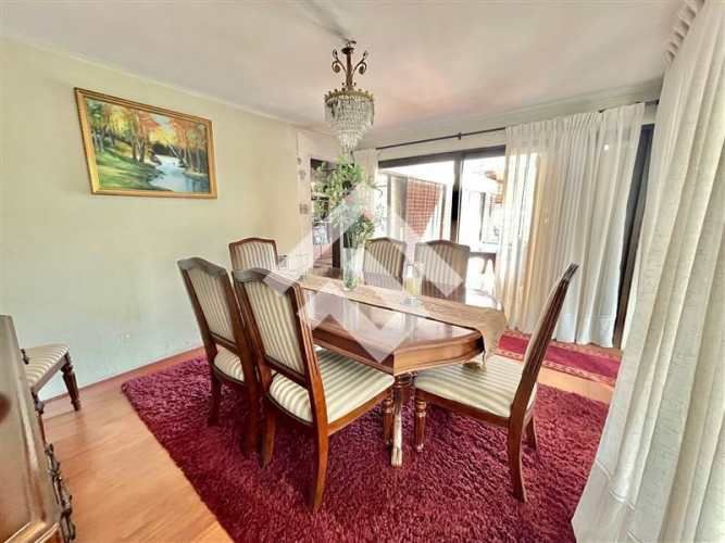 CASA Hernando De Aguirre / Plaza Urugay