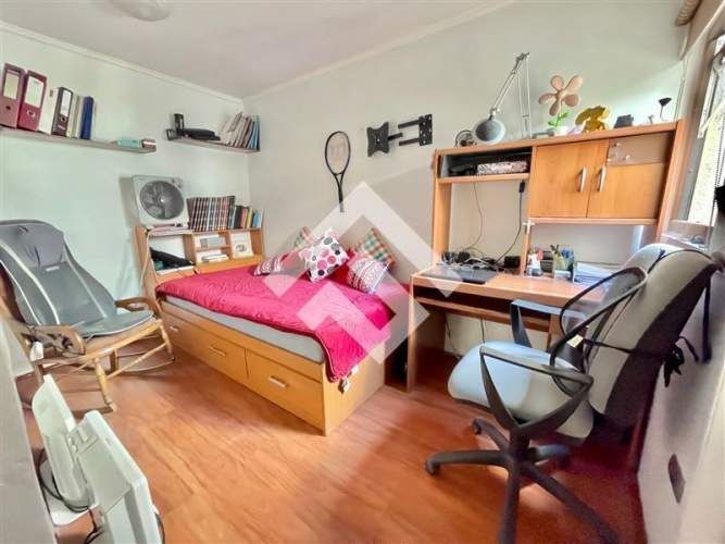 CASA Hernando De Aguirre / Plaza Urugay