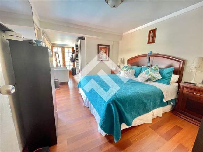 CASA Hernando De Aguirre / Plaza Urugay