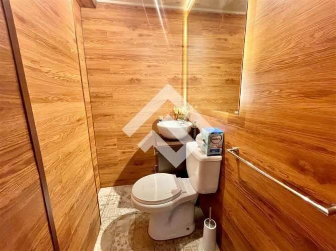 CASA Hernando De Aguirre / Plaza Urugay