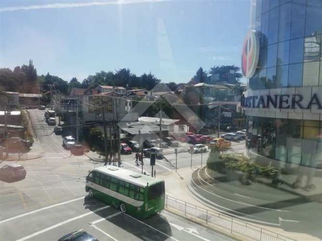 CASA costado Mall Costanera