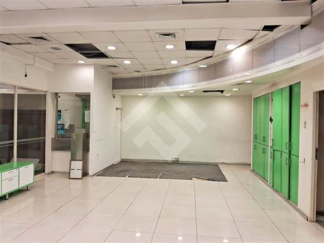 LOCAL COMERCIAL 1 sur