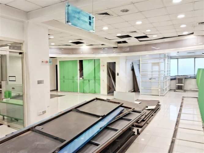 LOCAL COMERCIAL 1 sur