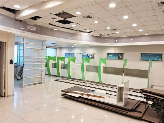 LOCAL COMERCIAL 1 sur