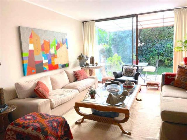 CASA Av del valle con Sta. Catalina