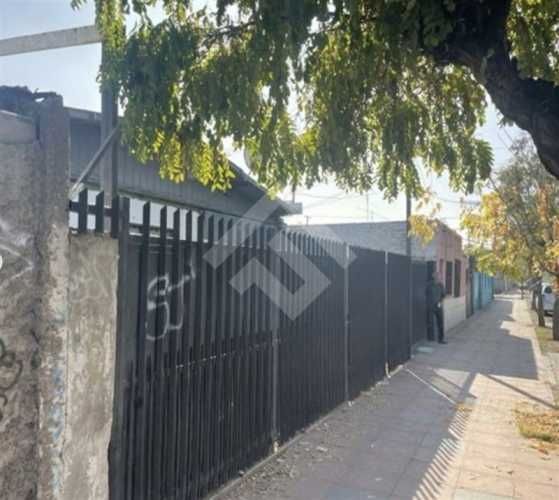 BODEGA Piramide / Diego Meza