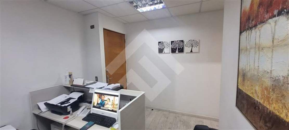 OFICINA Ramon Subercaseaux / Ricardo Morales