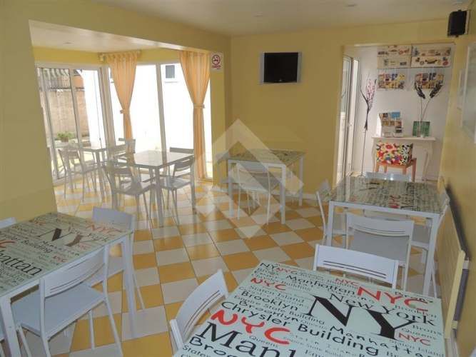 LOCAL COMERCIAL ponientes