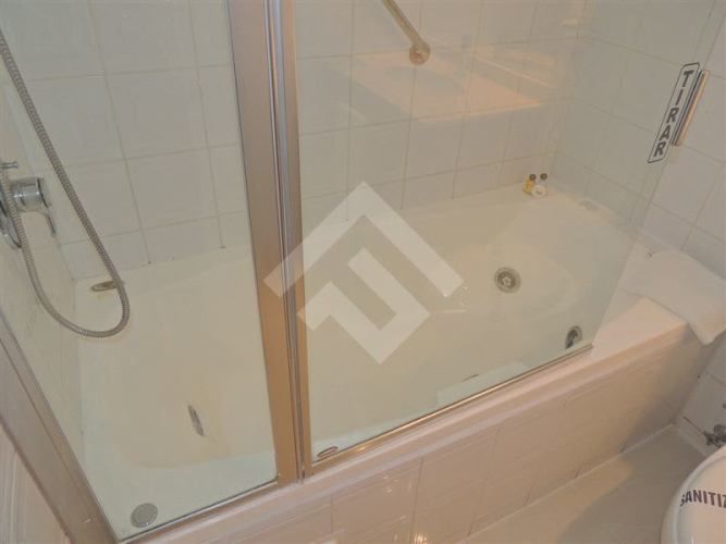 LOCAL COMERCIAL ponientes