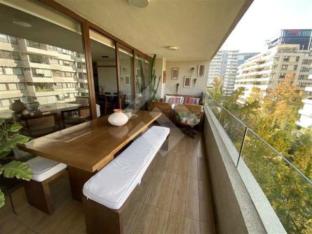 DEPARTAMENTO Las Hualtatas / Las Condes