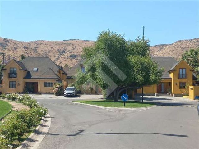 CASA Av Pedro Fontova - Av El Carmen