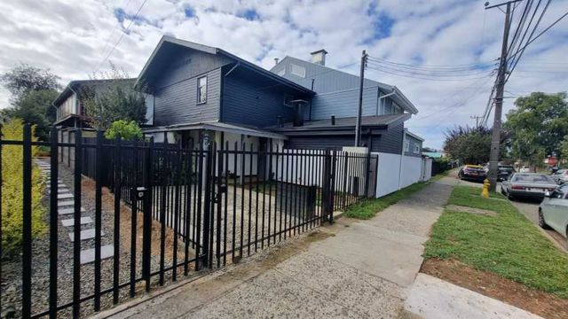 CASA CON CABAÑAS SECTOR REGIONAL