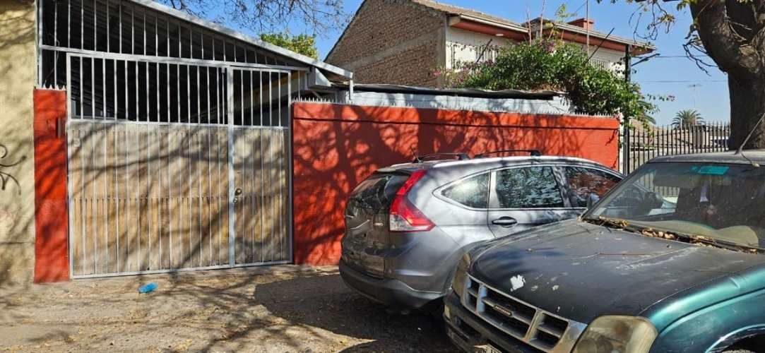 CASA Doctor Lucas Sierra / Autopistas