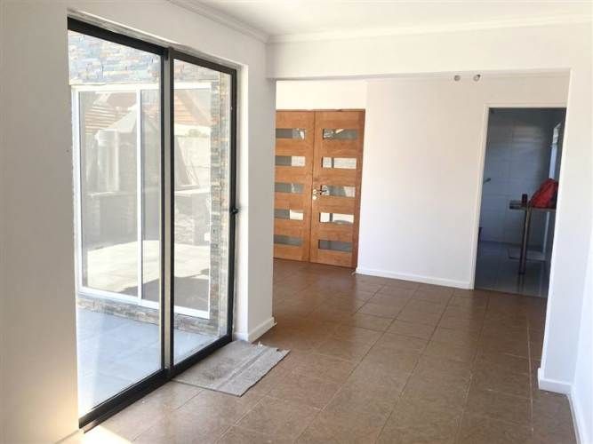 CASA Orlando Olguin 136, buin