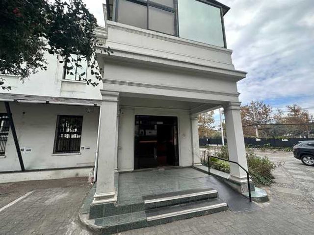 LOCAL COMERCIAL SANTA MARIA ESQUINA ALBERTO REYES