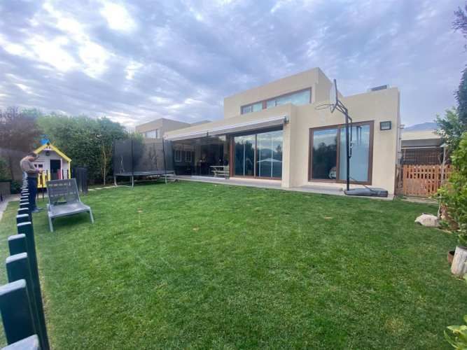 CASA José Rabat - Chicureo