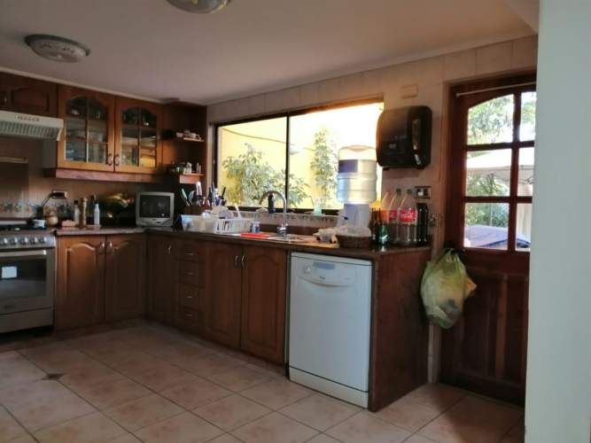 CASA Simon Bolivar / Valenzuela Llanos