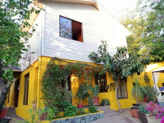 CASA Simon Bolivar / Valenzuela Llanos