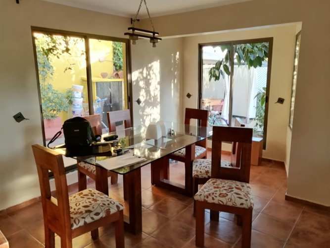 CASA Simon Bolivar / Valenzuela Llanos