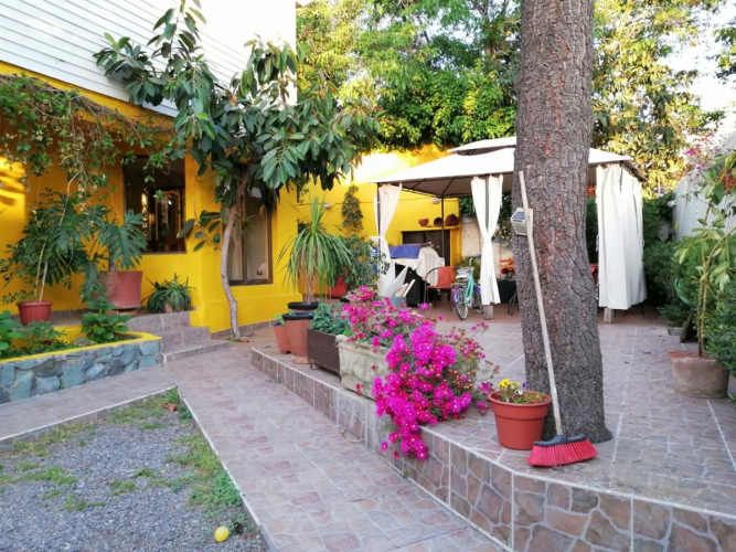 CASA Simon Bolivar / Valenzuela Llanos