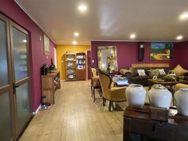 CASA Amplia casa de 300 m2 en Parcela de 11.100 m2 - Sector Las Marcas - Camino a Rio Sur